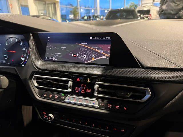 BMW 120 120i Sedan Sport Line