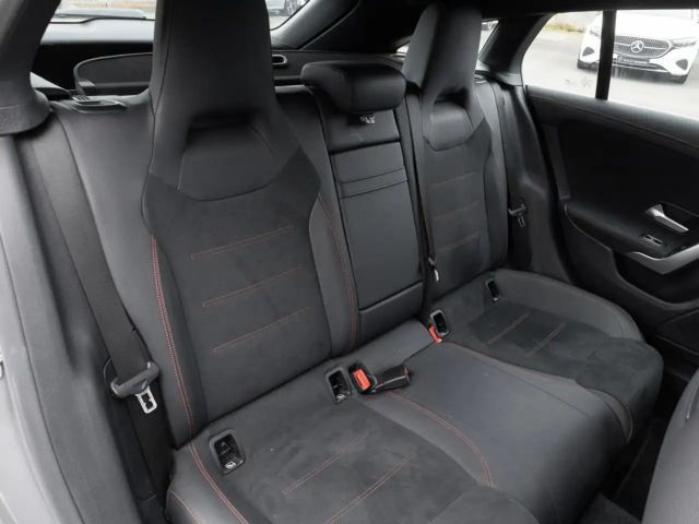 Mercedes-Benz CLA 200 AMG Line Shooting Brake