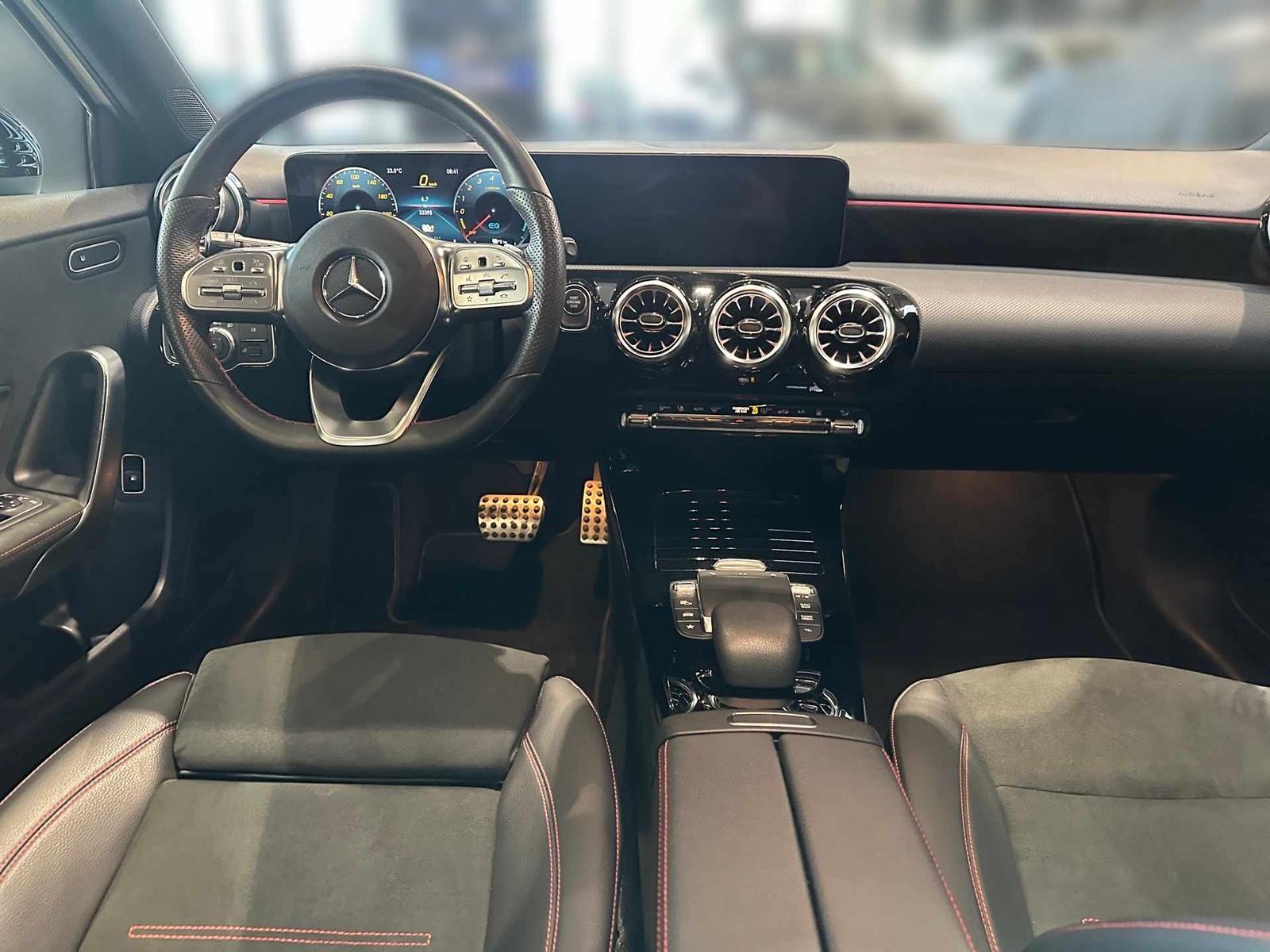 Mercedes-Benz A 250 A 250 e AMG Line