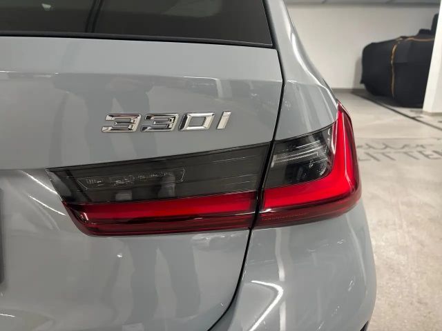 BMW 330 330i Touring xDrive