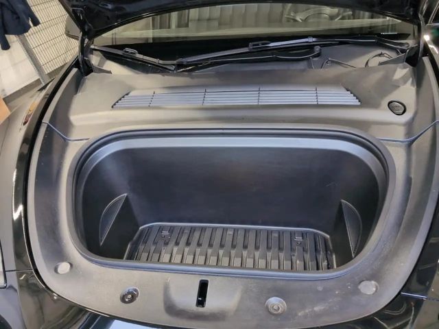 Tesla Model Y AWD Dual Motor Long Range