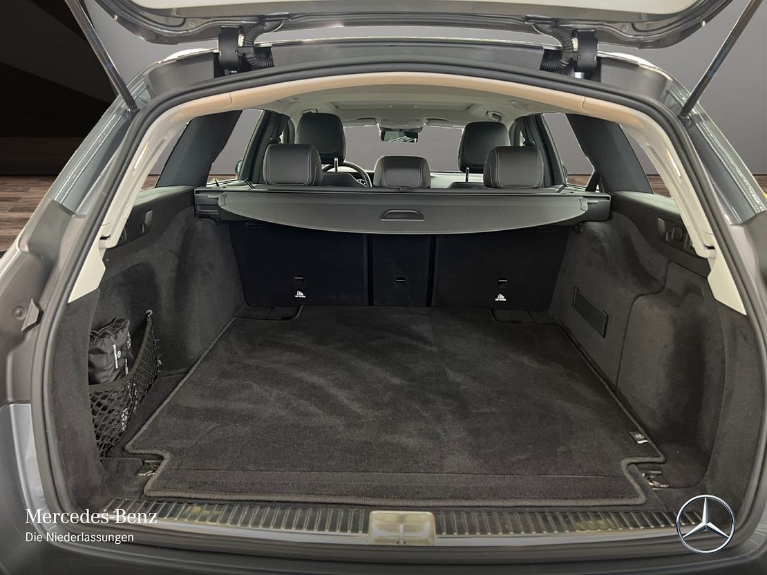 Mercedes-Benz E 220 4MATIC E 220 d Estate