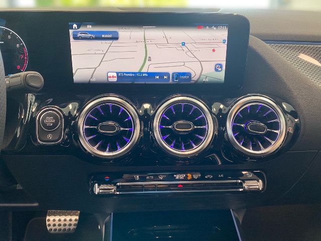 Mercedes-Benz B 200 Sedan