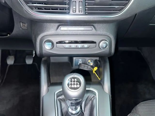 Ford Focus Titanium Wagon