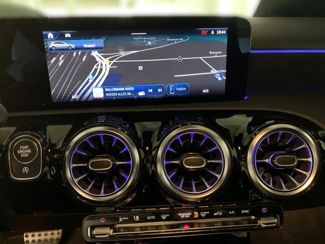 Mercedes-Benz A 180 AMG Line