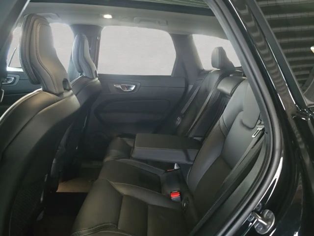 Volvo XC60 AWD Dark Plus