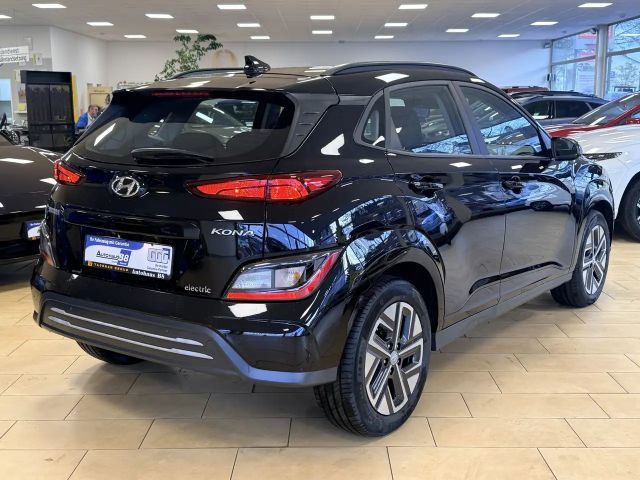 Hyundai Kona Select