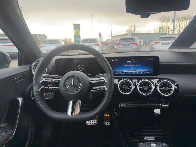 Mercedes-Benz A 180 AMG Line Hatchback