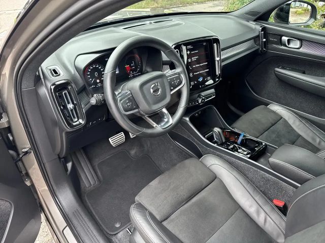 Volvo XC40 R-Design Recharge