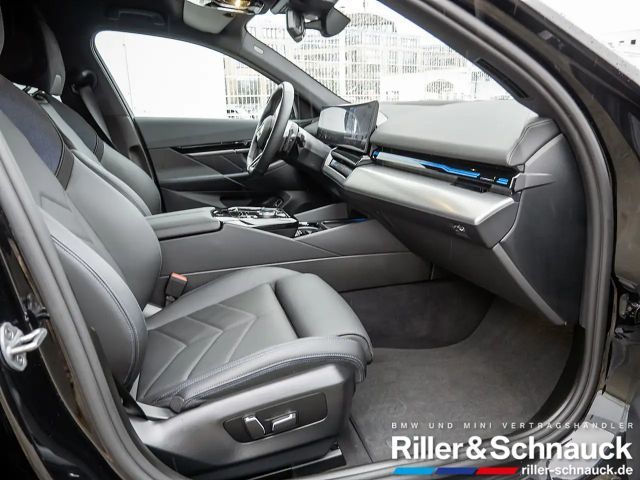 BMW 520 520d M-Sport Sedan