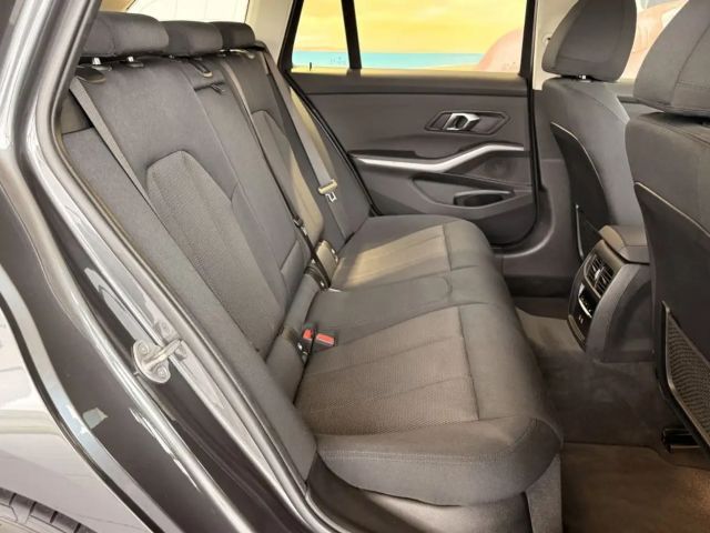 BMW 320 320i Touring