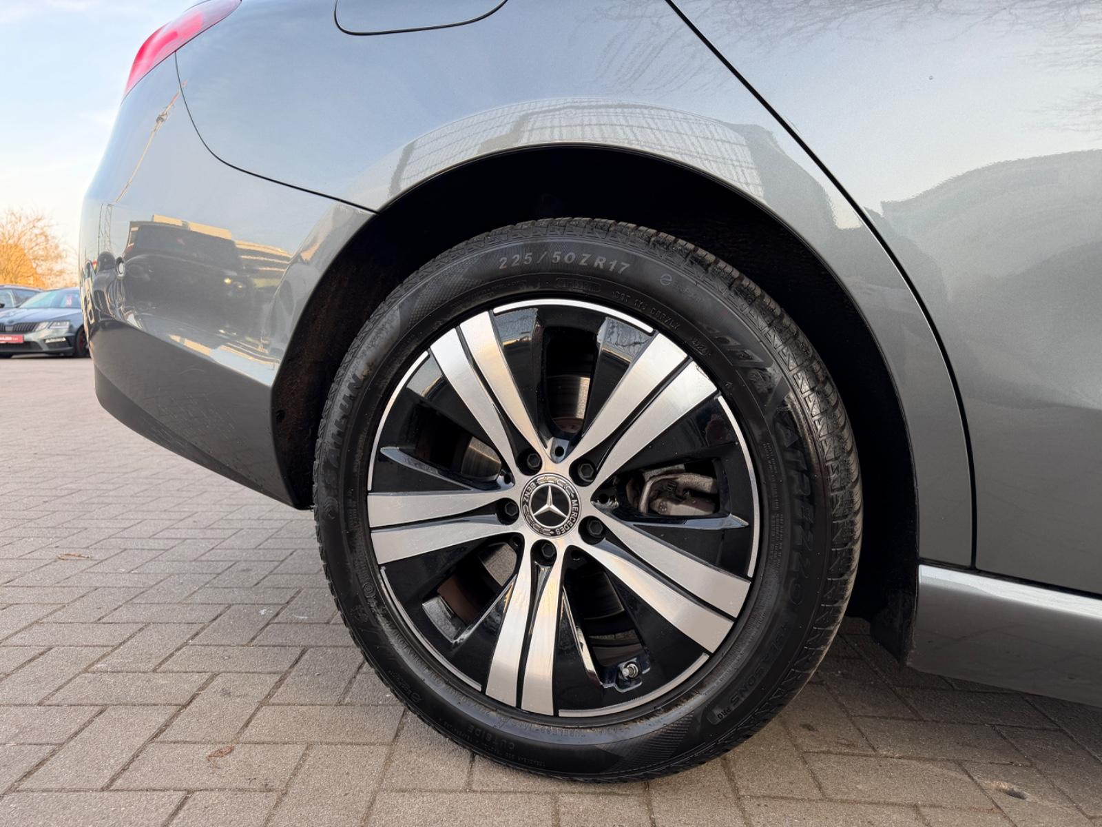 Mercedes-Benz C 220 AVANTGARDE C 220 d Sedan