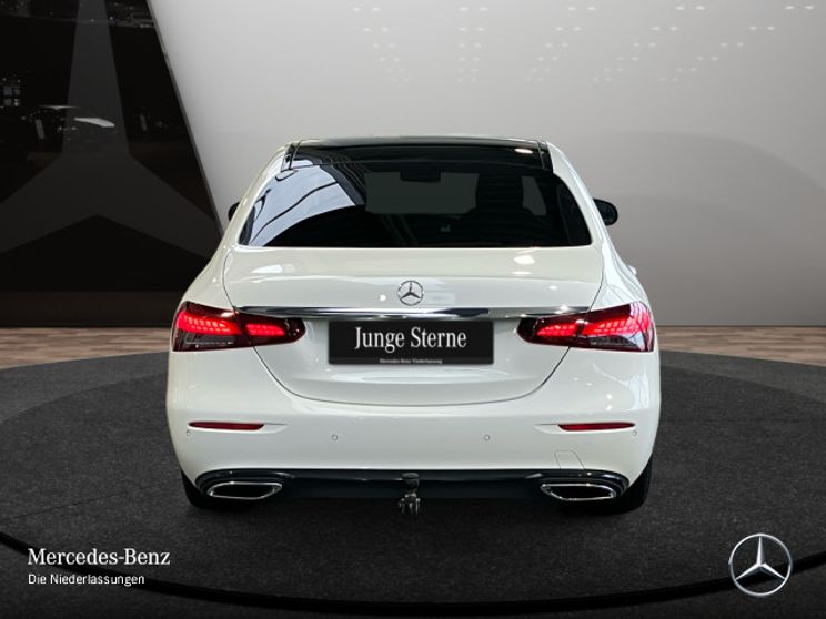 Mercedes-Benz E 220 4MATIC E 220 d Sedan
