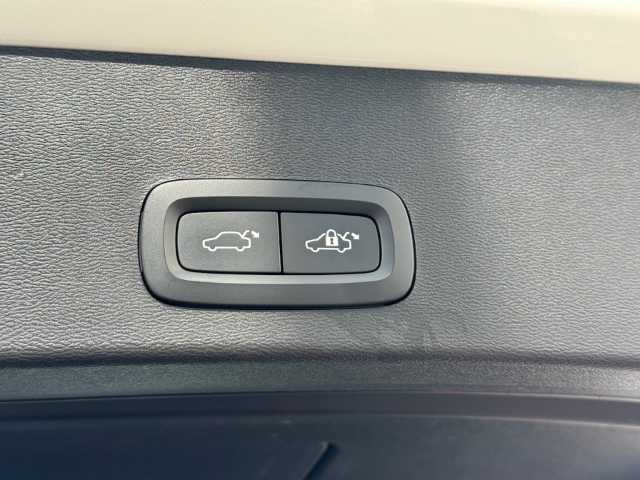 Volvo XC40 Dark Plus Recharge T5