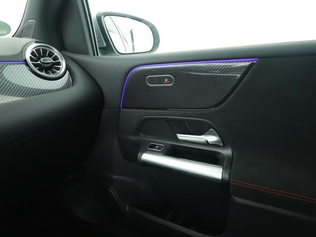 Mercedes-Benz B 200 AMG Line