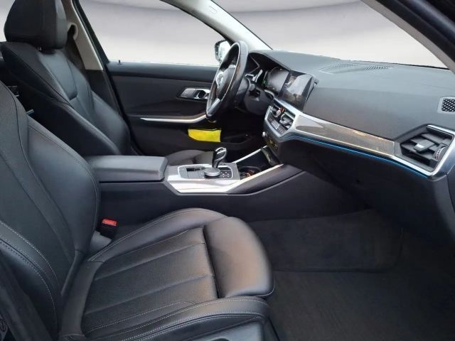 BMW 320 320e Luxury Line Touring