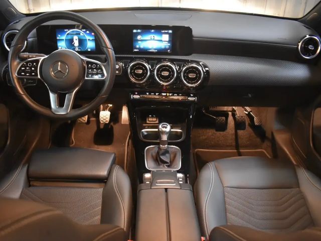 Mercedes-Benz A 180 A 180 d