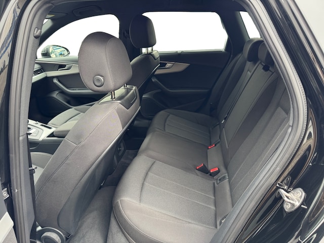 Audi A4 35 TDI Avant S-Line S-Tronic