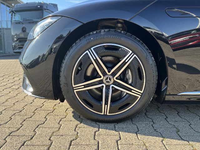 Mercedes-Benz EQE 300 Sedan