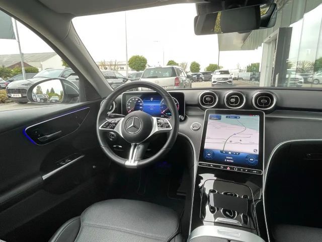 Mercedes-Benz C 200 Sedan