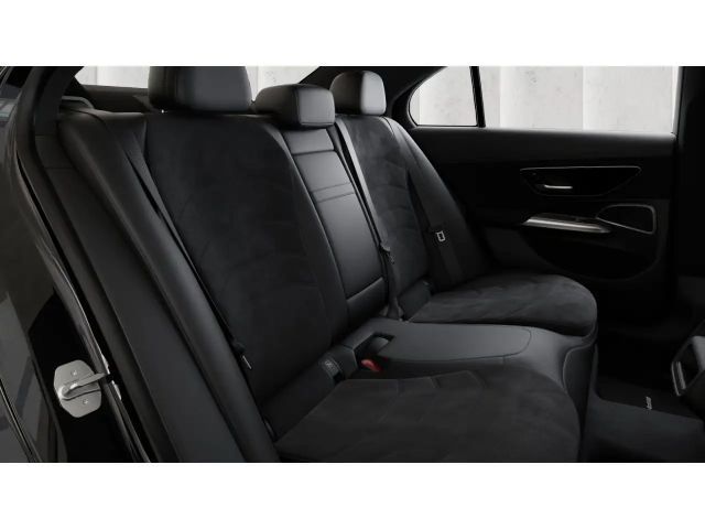 Mercedes-Benz E 200 AMG Line Sedan