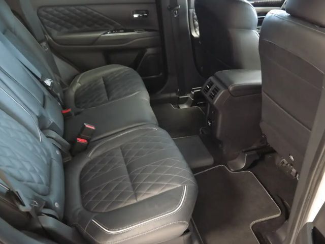 Mitsubishi Outlander 4WD MIVEC PHEV