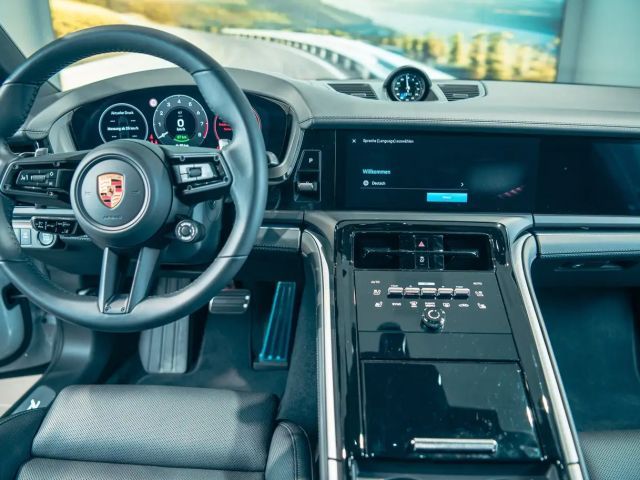 Porsche Panamera 4 E-Hybrid