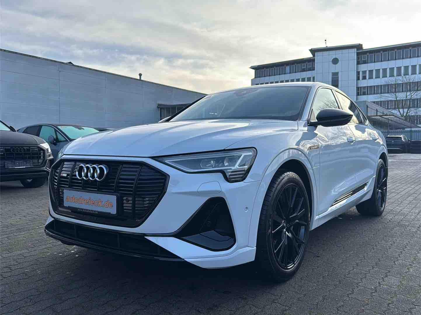 Audi e-tron 55 S-Line Sportback