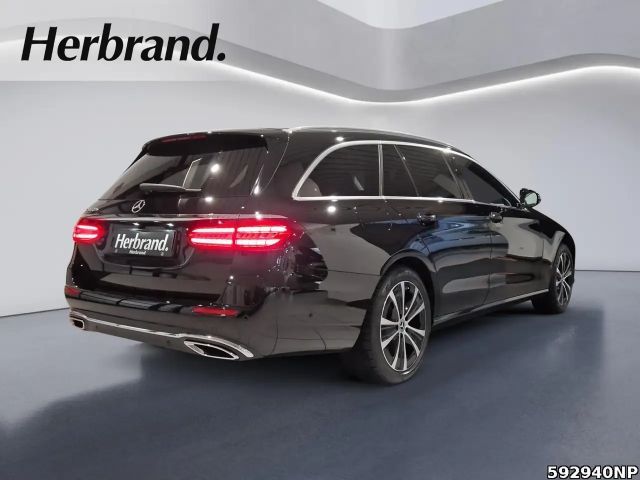 Mercedes-Benz E 300 AVANTGARDE Estate