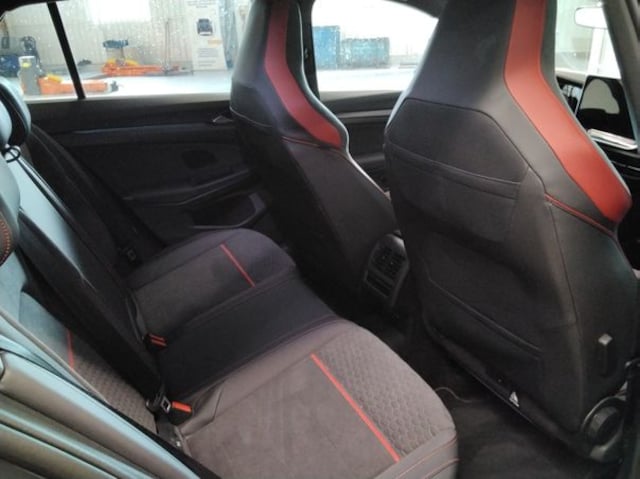 Volkswagen Golf R-Perform. Akrapovic DCC- Fahr