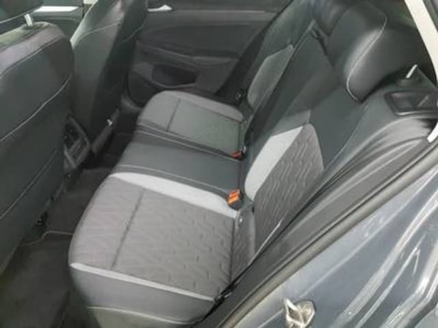 Volkswagen Golf 1.5 eTSI DSG
