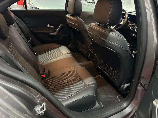 Mercedes-Benz A 250 *Carplay*LED*Kamera*Pano-Schiebe*