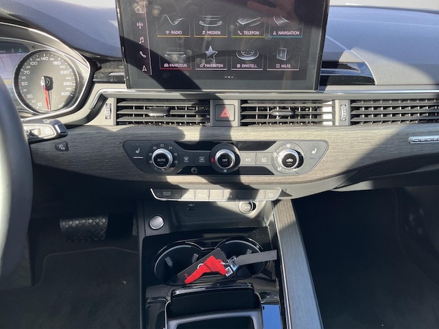 Audi A4 40 TFSI Avant Quattro S-Line S-Tronic