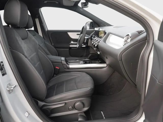 Mercedes-Benz GLA 200 AMG Line