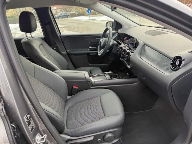 Mercedes-Benz B 180 EntryAdvance AHK Kamera WinterP+M&S16" LED