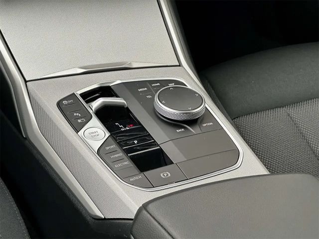 BMW 330 330e xDrive