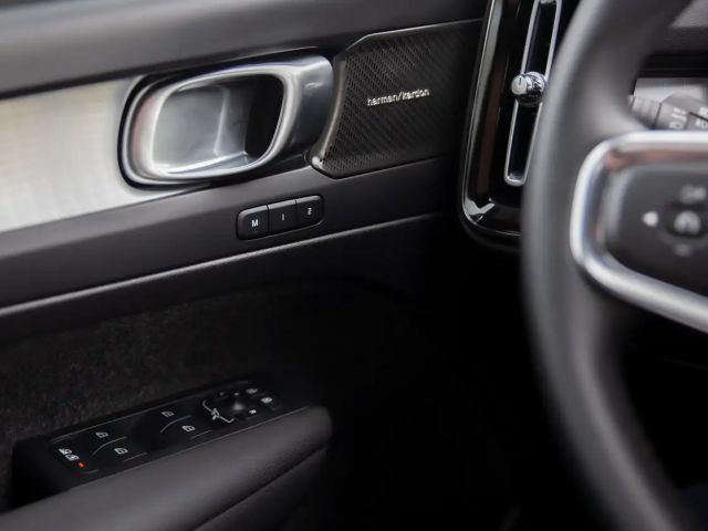 Volvo XC40 Business Dark Plus