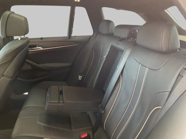 BMW 540 540d M-Sport Touring xDrive