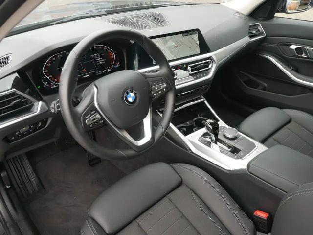 BMW 330 330i Sport Line Touring xDrive
