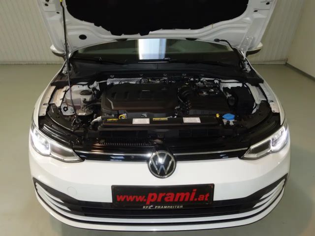 Volkswagen Golf Life Variant