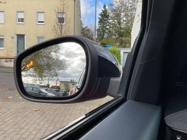 Ford Mustang Mach-E 75 kWh AWD