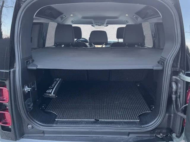 Land Rover Defender 110 D250 S