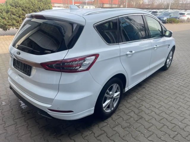 Ford S-Max Titanium