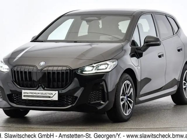 BMW 230 Sedan xDrive