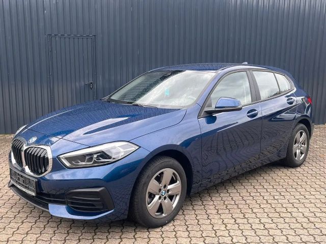 BMW 118 118i 5-deurs Sedan