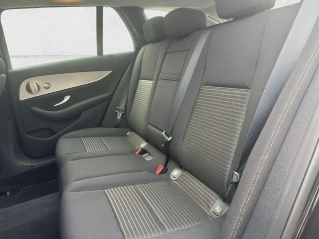 Mercedes-Benz E 220 AVANTGARDE E 220 d Estate