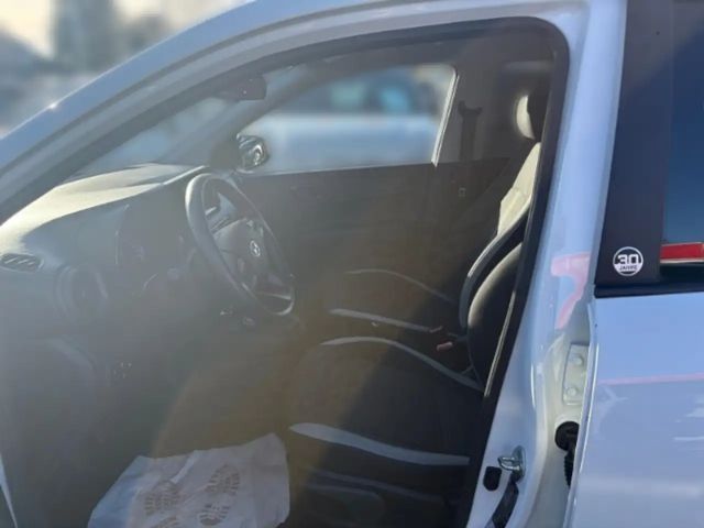 Hyundai i10 Edition 30 +CARPLAY+SHZ+TEMPOMAT+RADIO+UVM+