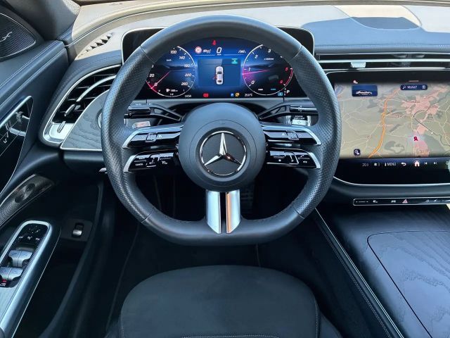 Mercedes-Benz E 220 E 220 d Sedan