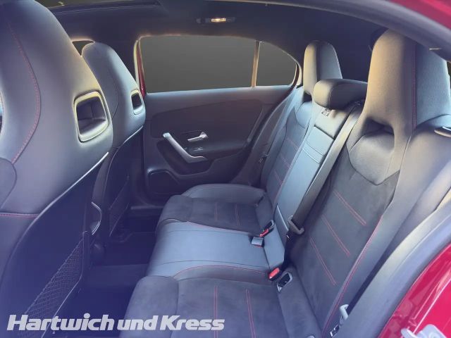 Mercedes-Benz A 180 A 180 d AMG Line