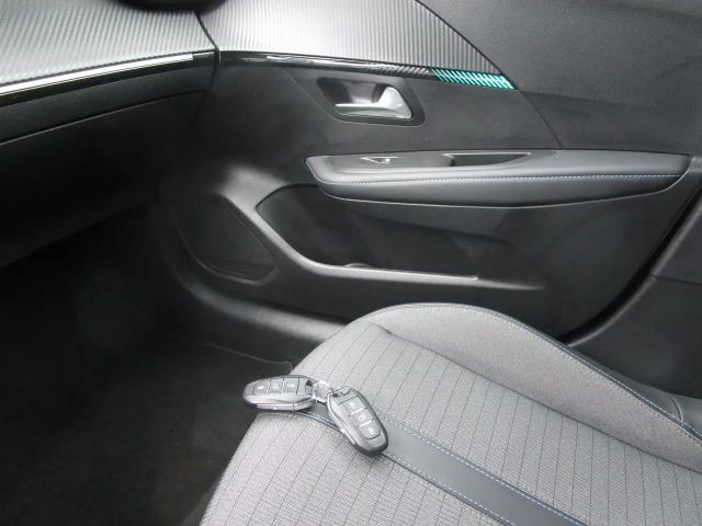 Peugeot E-2008 Active Pack
